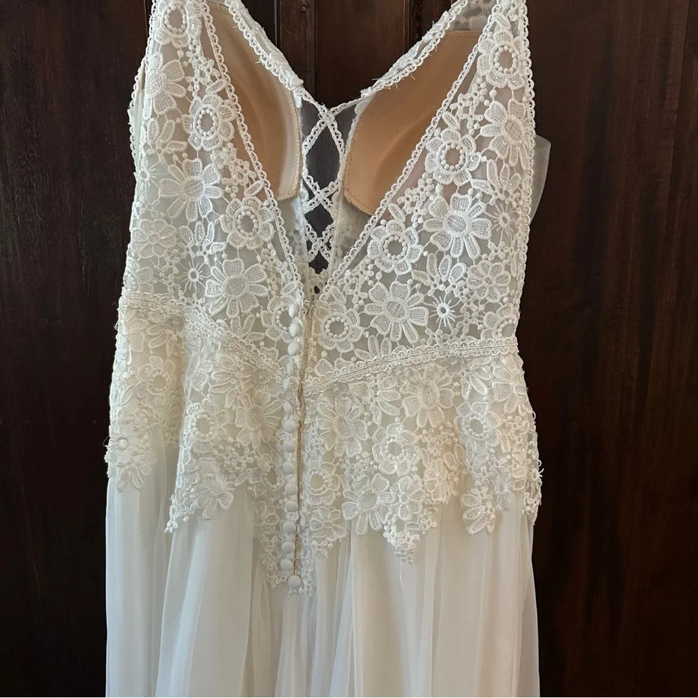 Rebecca Ingram Wedding Dress - Size 6 - Newly Dry Cleaned